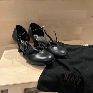 Bloch character shoes